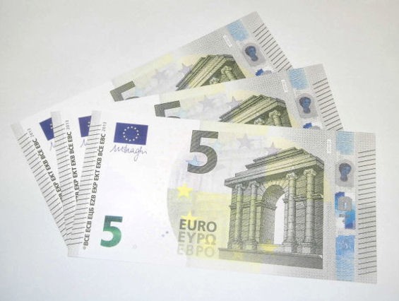 1 Stück 'Euro-Ersatz-Schein 5' 125%, einseitig, Spielgeld