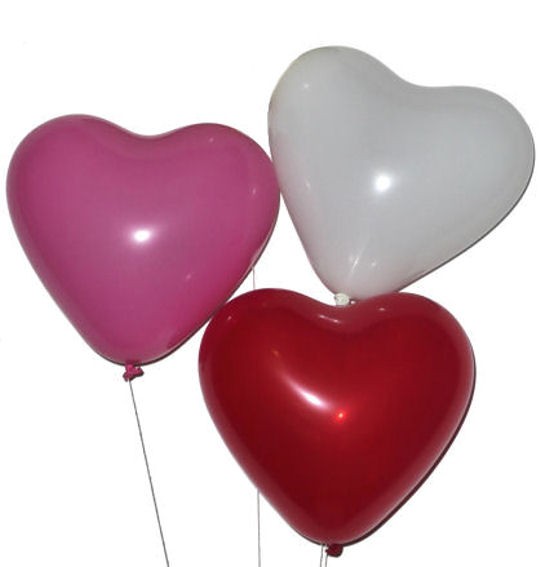 50 Herzballon, mittelgroß, rot-pink-weiß, ca. 25 cm Ø, ca. 60 cm Umfang,