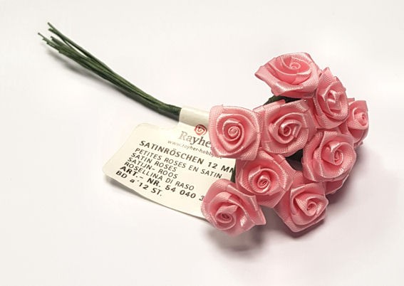Satinröschen pink, hell, ca. 12 mm Ø, handgedreht, Bündel mit 12 Blüten