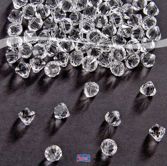 'Tisch Diamanten' ca. 9 x 9 mm, transparent-klar, ca. 28 g-Pack.